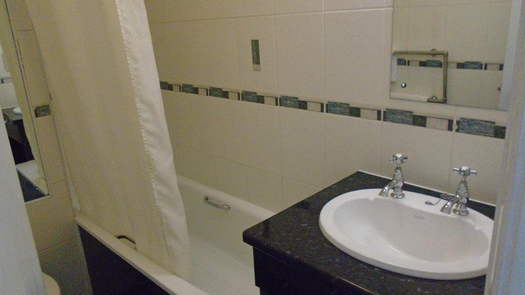 St Peter'S Quarter Hotel 더비 객실 사진